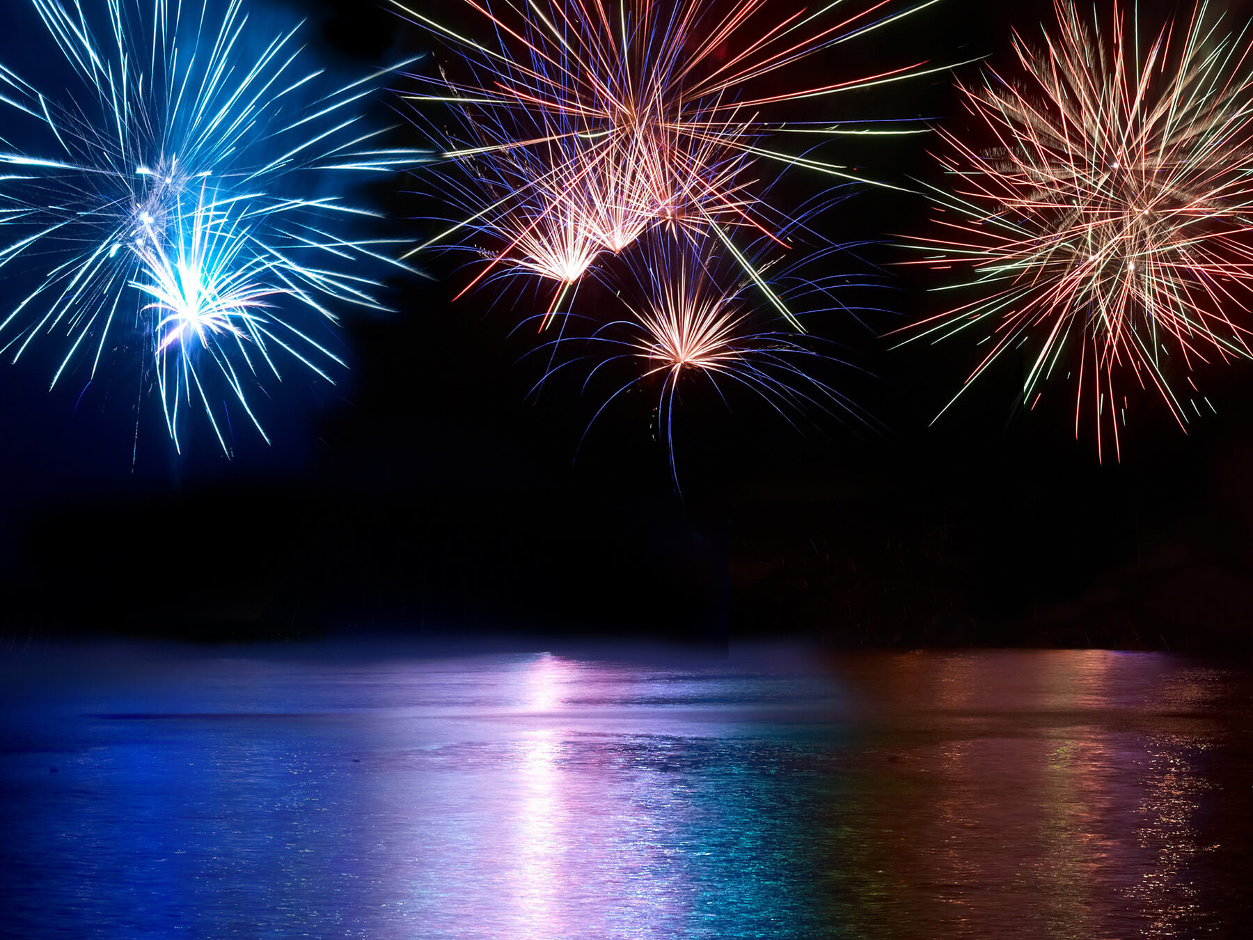 feu d artifice en pleine mer grau du roi