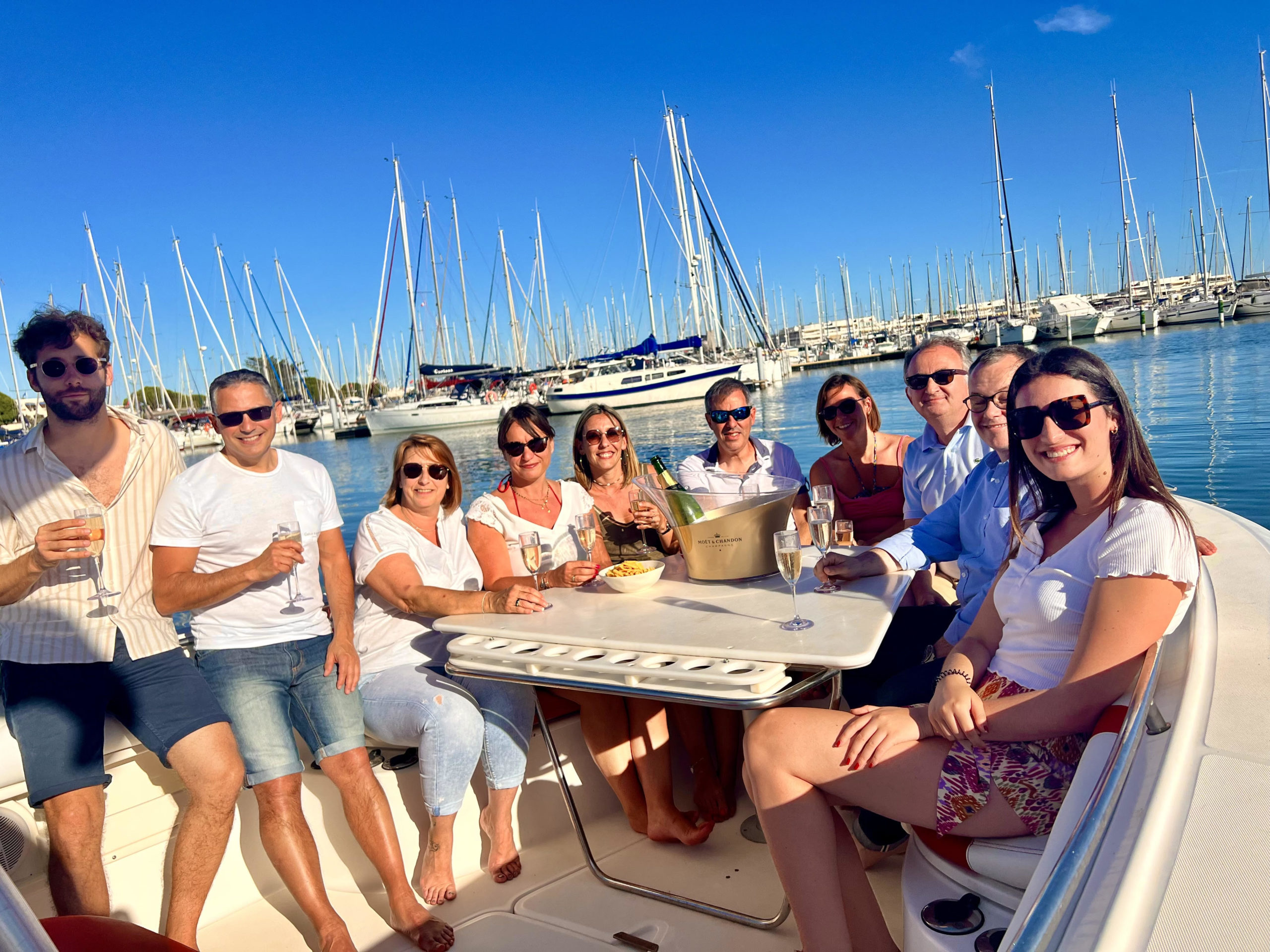 repas coucher de soleil port camargue